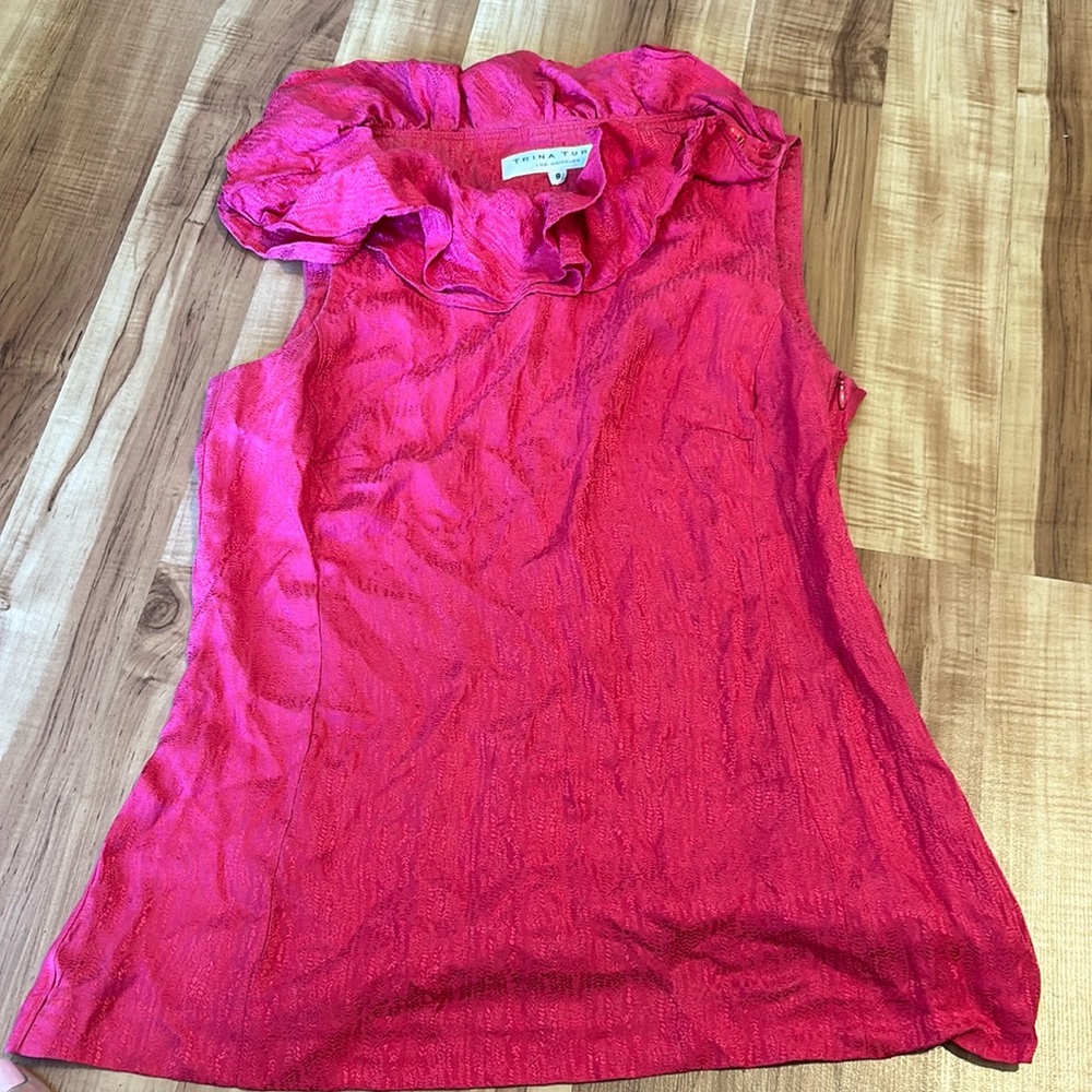 Trina Turk 100% silk hot pink zip side closure size 8